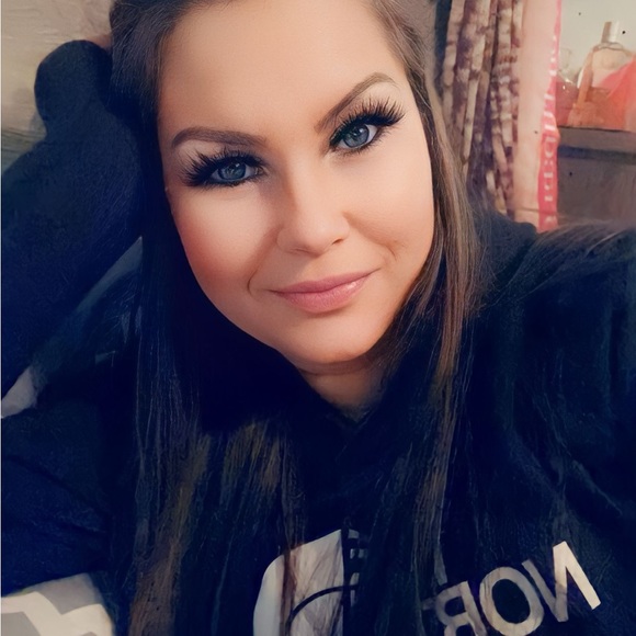 Meet your Posher, Jessica - Picture 4 of 5